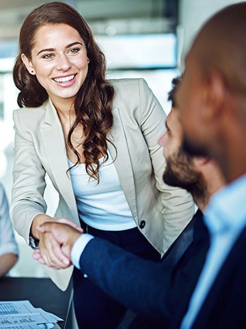 Does Hotel Amarano offer business or meeting services?