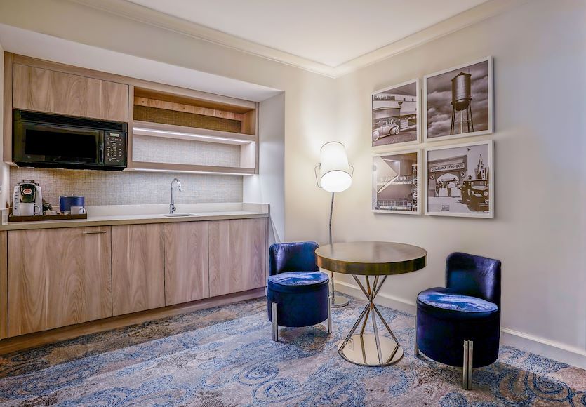 Stay Longer and Save at Hotel Amarano Burbank-Hollywood, Burbank