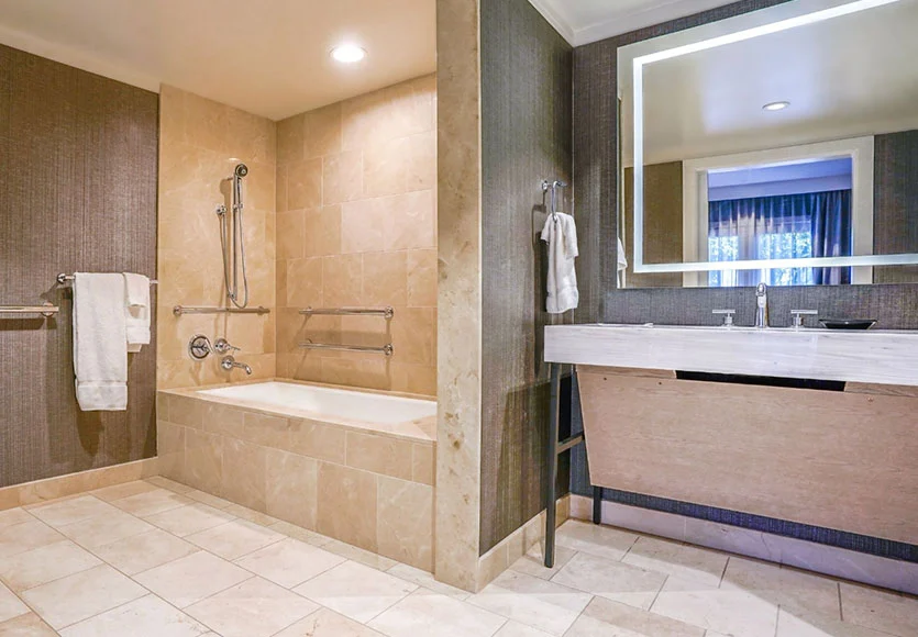 ADA King Executive With Tub & Shower Combo